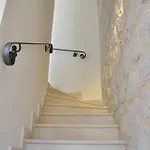 Modern In The Center Daire Split