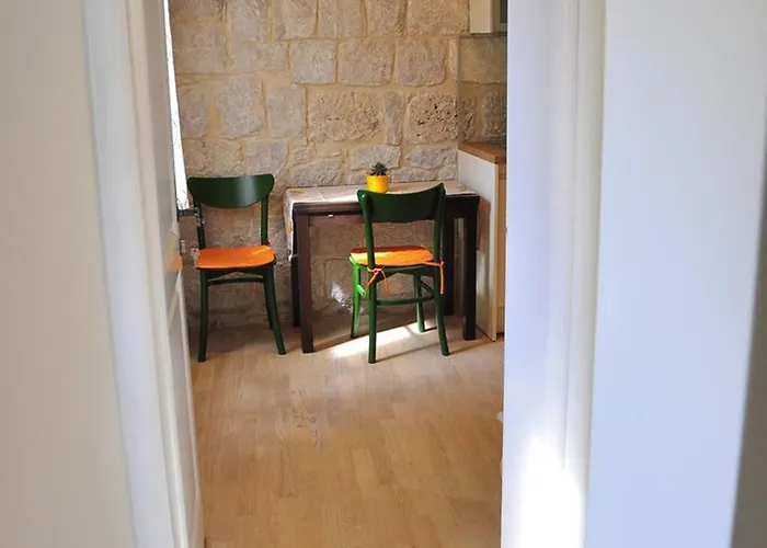 Modern In The Center * Split