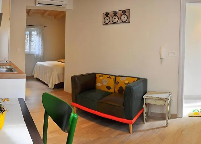 Апартаменты Modern In The Center Сплит